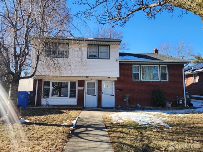 Building Photo - 47 Thorpe Ave Unit 1