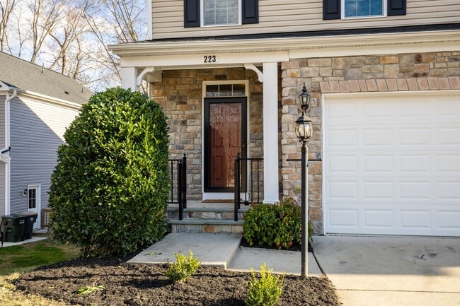 Photo - Spacious Home in Williamsburg - WASHINGTON RIDGE