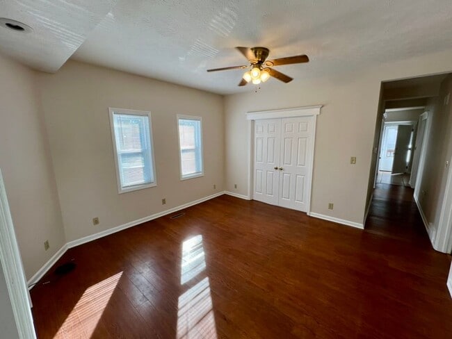 Photo - 1823 Hutchins Ave