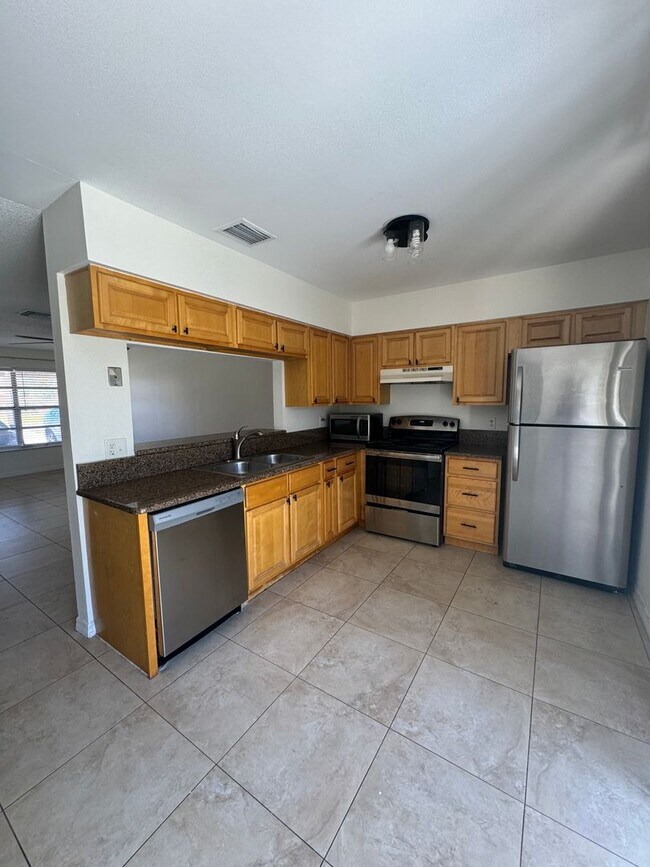 2 bedroom 2 bath home in Rich Moor Villas - 2 bedroom 2 bath home in Rich Moor Villas