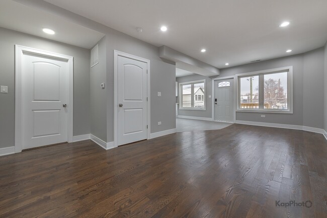 Photo - 3044 W Irving Park Rd Unit 2