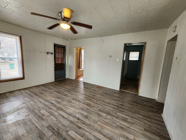 Photo - 403 9th Ave SW