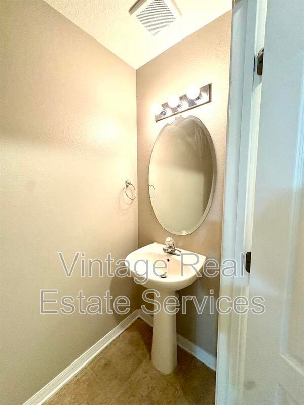 Photo - 10812 Kensington Park Ave