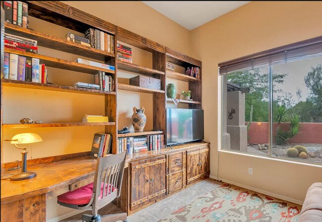 Den looking out to garden - 7387 E Quien Sabe Way Townhome
