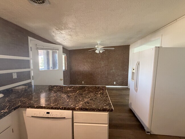 Photo - 589 Oquirrh Ave