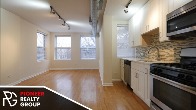 Photo - 2519 W Leland Ave Unit C-1