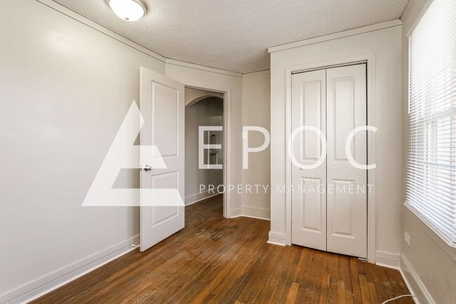 Photo - 1007 S Main St