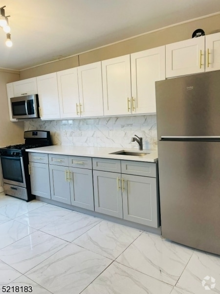 Building Photo - 1088 Avenue C Rental