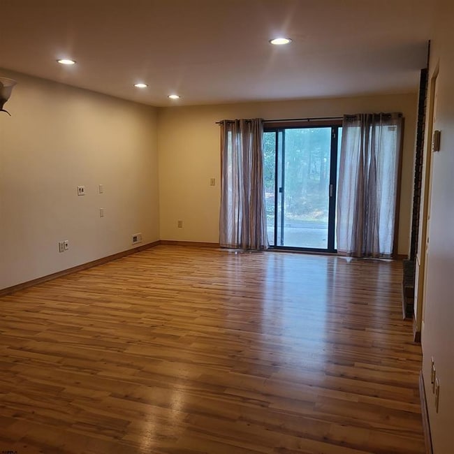 Photo - 78 Cheshire Dr