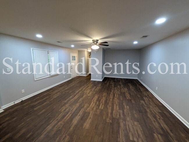 Photo - 2000 Wilson Rd NW