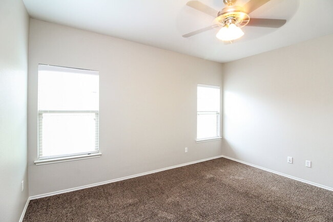 Photo - 2005 Blakehill Dr