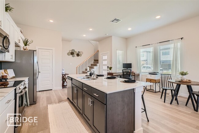 Photo - 33183 Oak Hts Pl