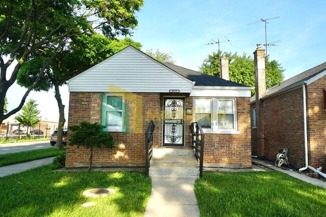 Building Photo - Updated 4-Bedroom Home with Finished Basement and Fenced Yard