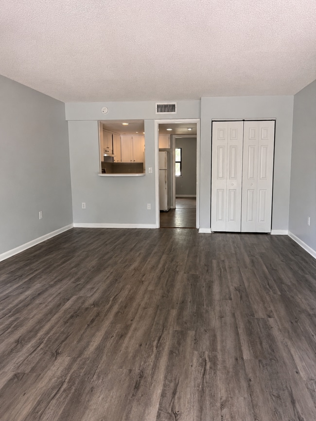Photo - NICE 1BR/1BA Apt!! WATER & SEWER INCLUDED!! Come Home to Quiet with a Convenient Central Lakeland... Unit 525 Morgan Apt 2