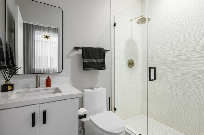 Photo - 1244 1/2 Gordon Street