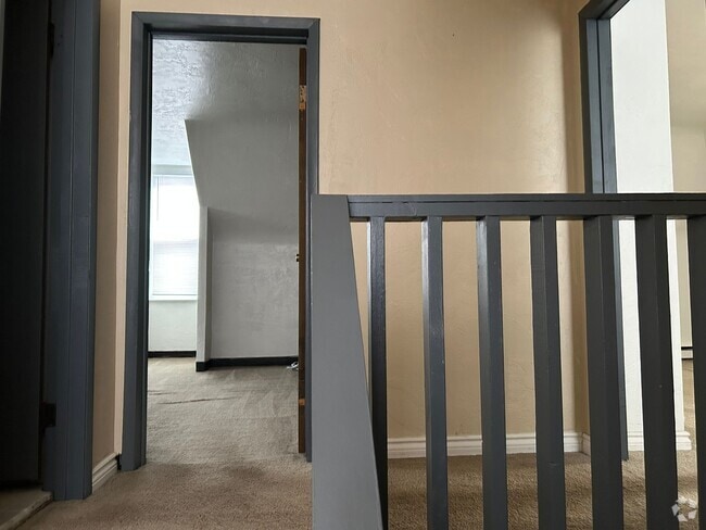 Building Photo - 120 S Graham St Unit 3 Rental