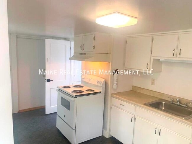 Building Photo - 36 Fremont St Unit 3 Rental