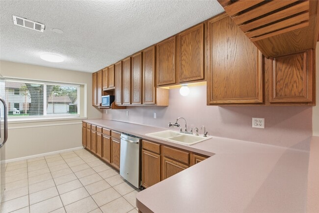 Photo - 5814 Viking Dr