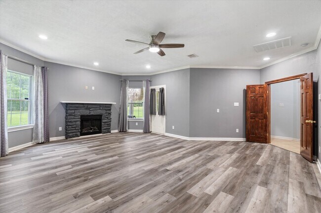 Photo - 232 County Rd 633