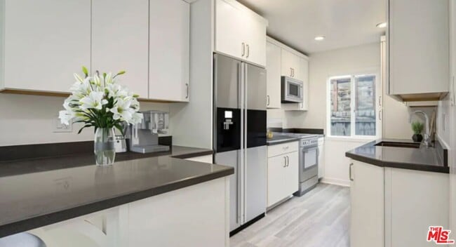 Photo - 656 Indiana Ave Unit 2