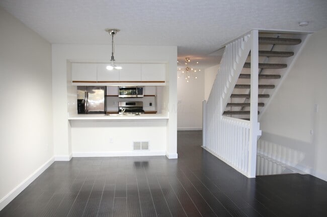 Building Photo - 5702 Mango Ln Unit 106A