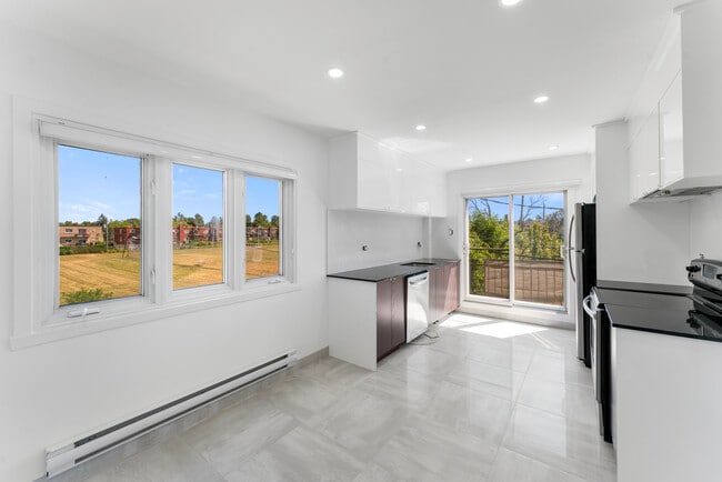 Kitchen - 2632 Rue Modugno Unit 2632