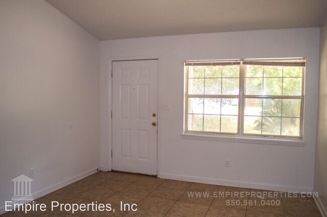 Photo - 3 br, 1 bath House - 2000 Warwick Street