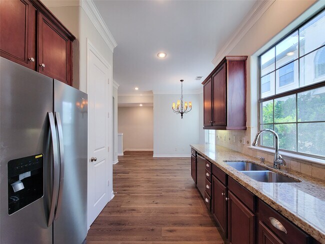 Photo - 2416 La Branch St