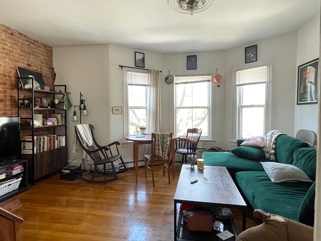 Building Photo - 248 Brookline St Unit 3
