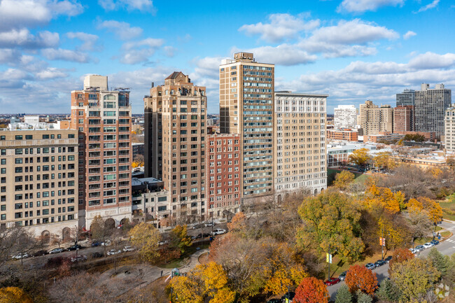 Aerial - The Nest at 2140 N Lincoln Park W Rental