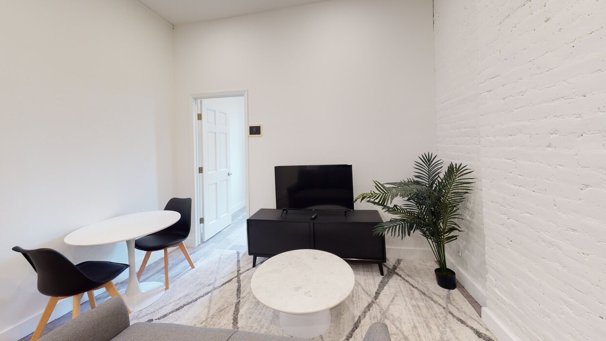 Photo - Private bedroom in 2 bed/1 bath Home