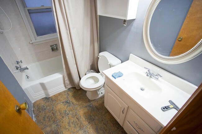 Photo - 4067 Harlem Rd Unidad Bottom