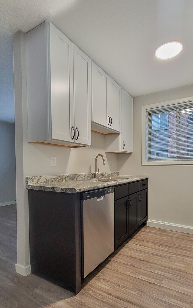 Photo - Moore Lake Apartments