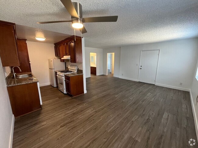 Building Photo - 18416 Halsted St Rental