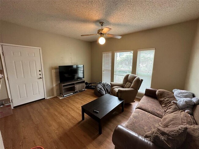 Photo - 2414 Longview St Unit 301