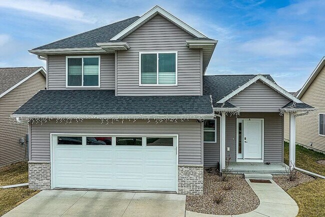 NE Side 2 Story - 4 Bedrooms - Linn Mar S... - NE Side 2 Story -  4 Bedrooms - Linn Mar S... House