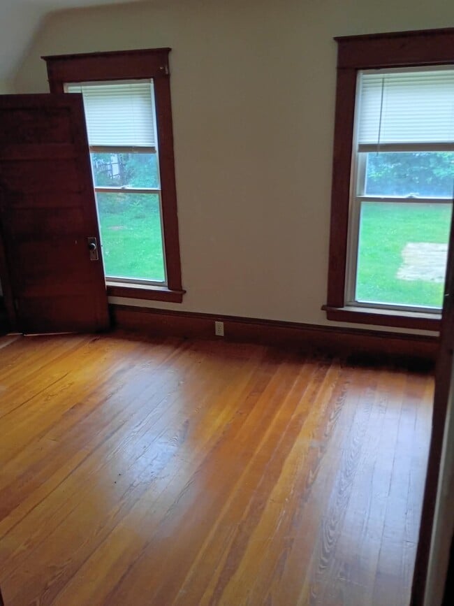 Photo - 23 Roxbury Rd