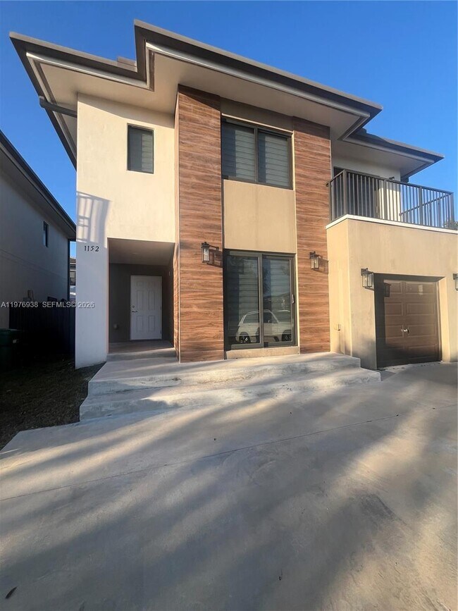 Photo - 1152 NW 2nd Ln