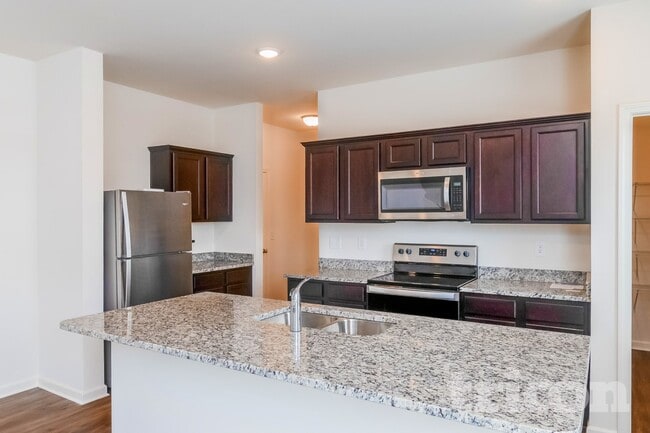 Photo - 1044 Hudson Ct