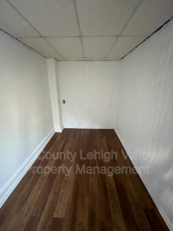 Photo - 736 N Ninth St