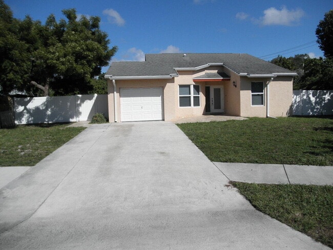 Building Photo - 401 NW 23rd St Rental