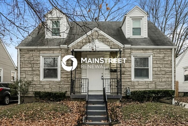 Building Photo - 4 Bedroom Pet-Friendly Home in Louisville, KY with Main Street Renewal
