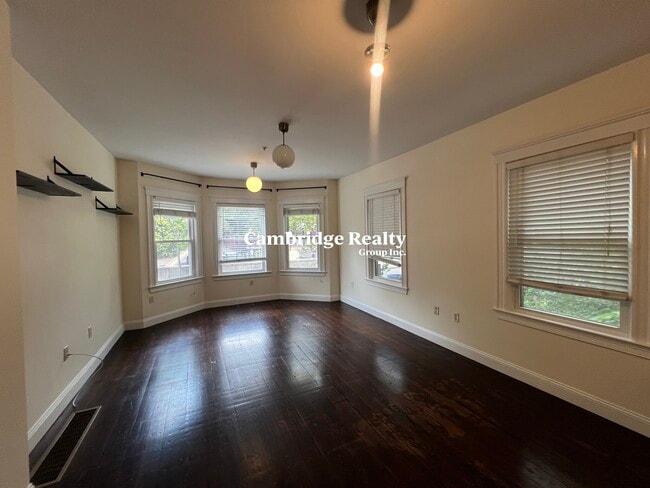 Photo - 11 Giles Park Unit 1