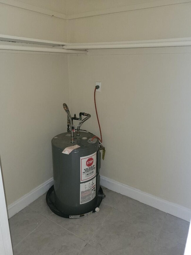 Building Photo - 5471 Ravenswood Rd