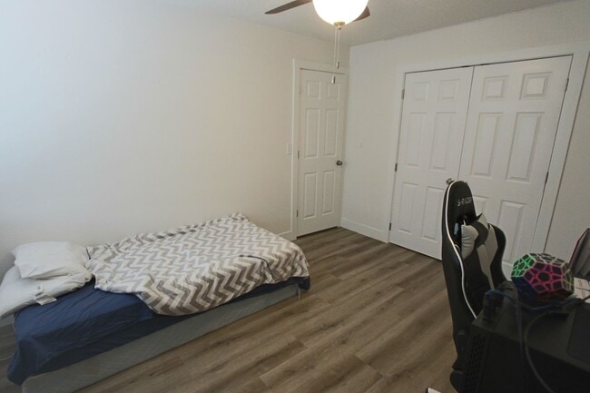 Building Photo - SGW29 - 360 N. #35 Unit 1