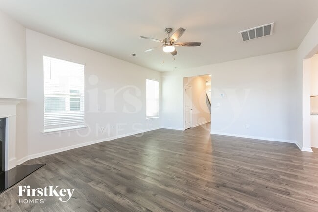 Photo - 608 Goldburn Wy