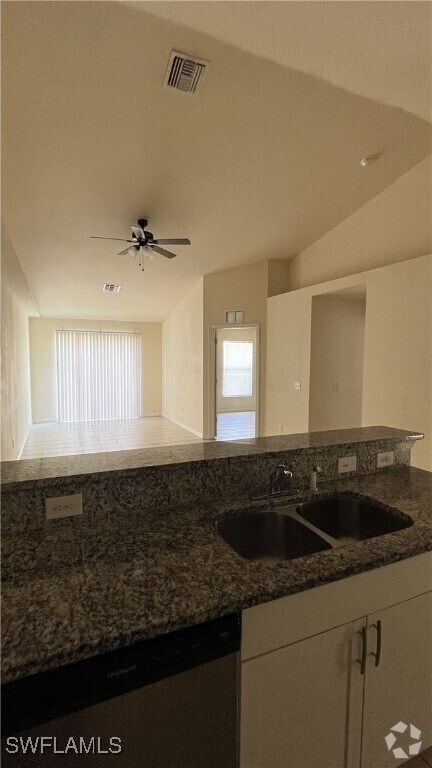 Building Photo - 901 Cape Coral Pkwy W Rental