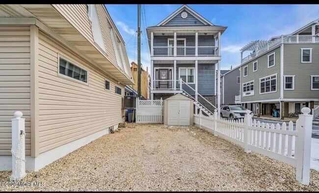 Photo - 125 Throssell Rd
