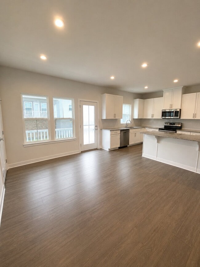 Photo - 219 Cranesbill Dr