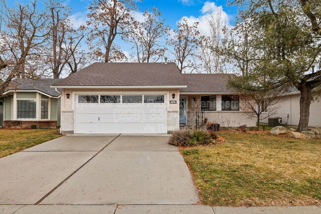 Building Photo - 2698 E Bergeson St